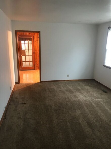 Building Photo - 7029 Bonnavent Dr