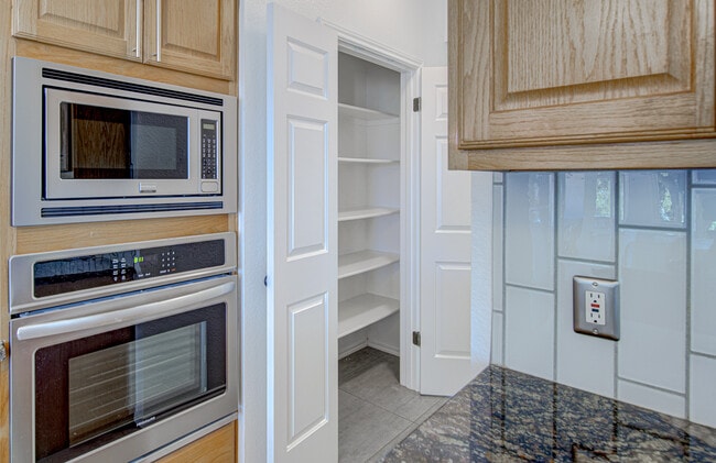 Building Photo - 11817 Watercrest Ct