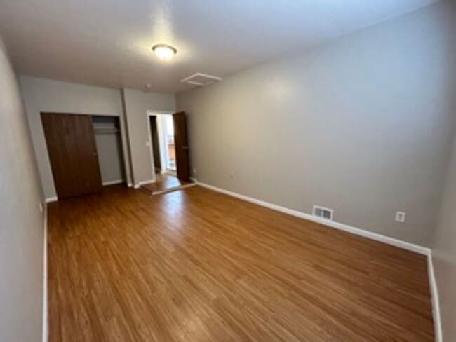 Building Photo - ** Move in Special** Spacious 3 bedroom, 1 bath Lakewood duplex with fenced in backyard available!