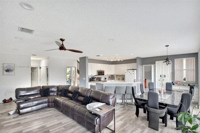 Building Photo - 7647 Rockport Cir