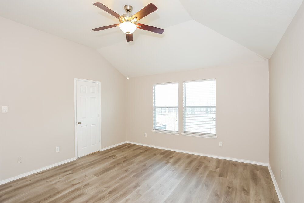 Building Photo - 5768 Goldfinch Way
