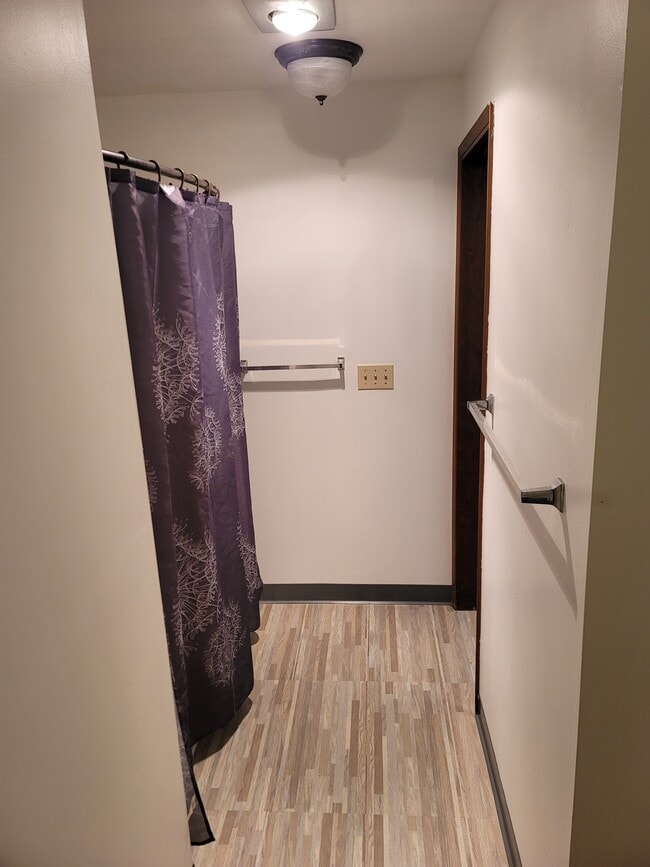 Building Photo - 18220 SW Pheasant Ln