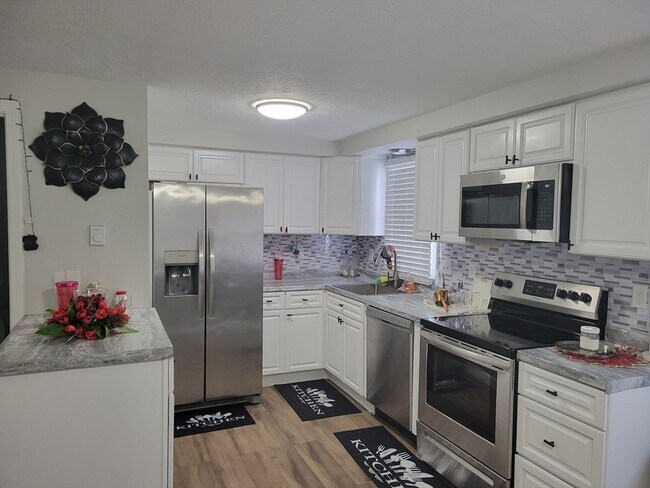 Building Photo - 35 Genesee St