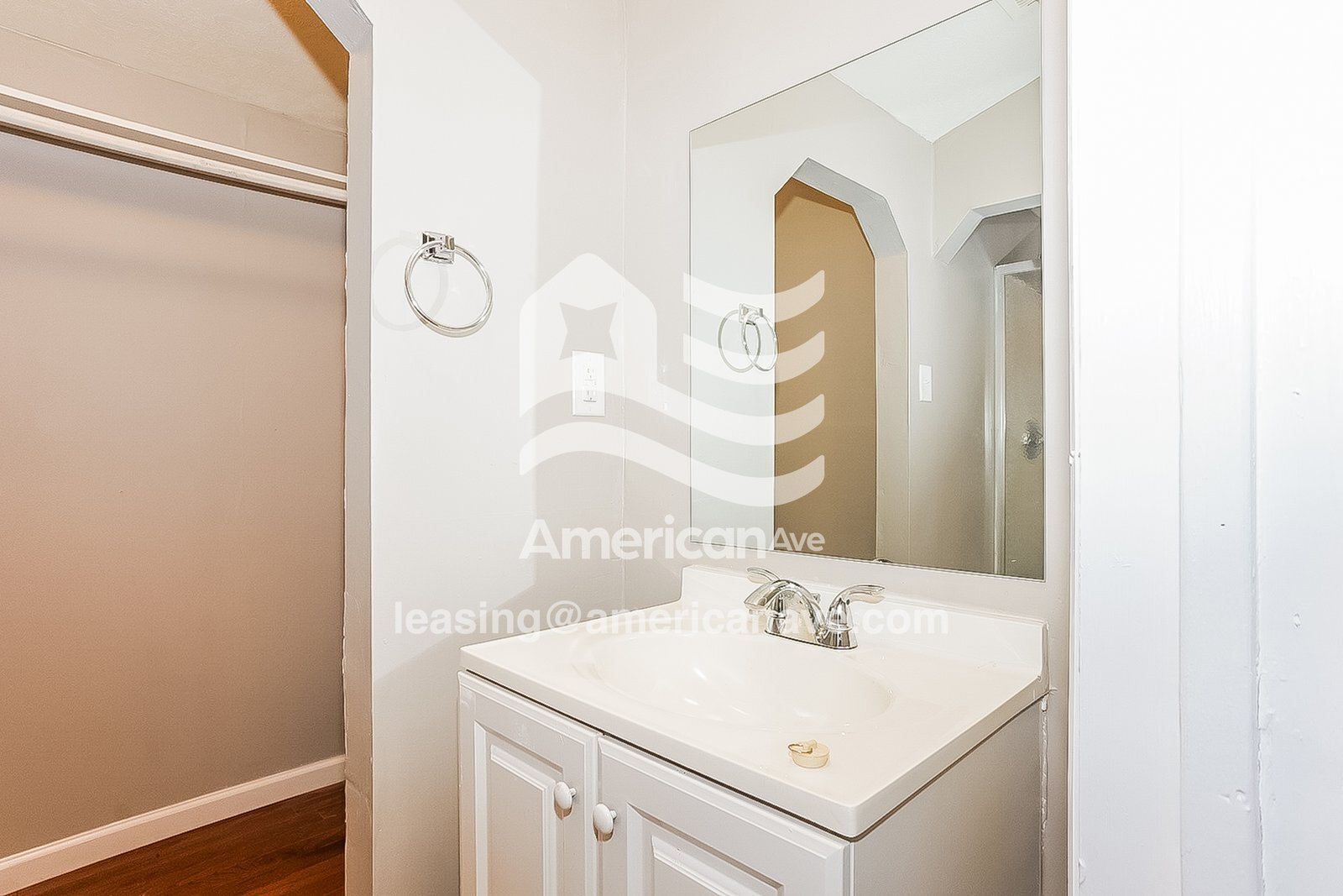 Building Photo - 3406 Seneca Ave