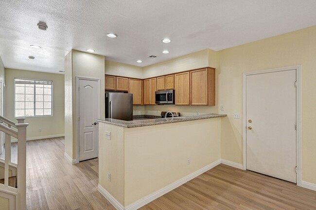 Building Photo - Southern Terrace Single Family Home