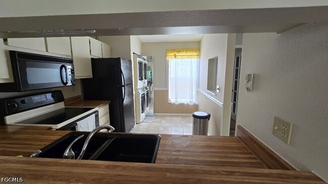 Building Photo - 15178 Parkside Dr