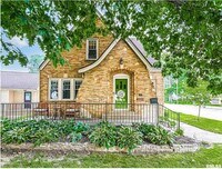 Building Photo - 2501 W Moss Ave