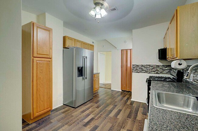 Building Photo - Call Sabrina Thomas Office at 757-767-0767...