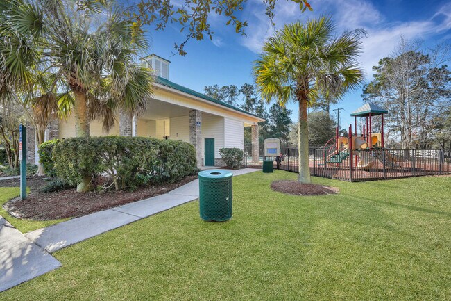 Building Photo - 136 Meadowside Ln