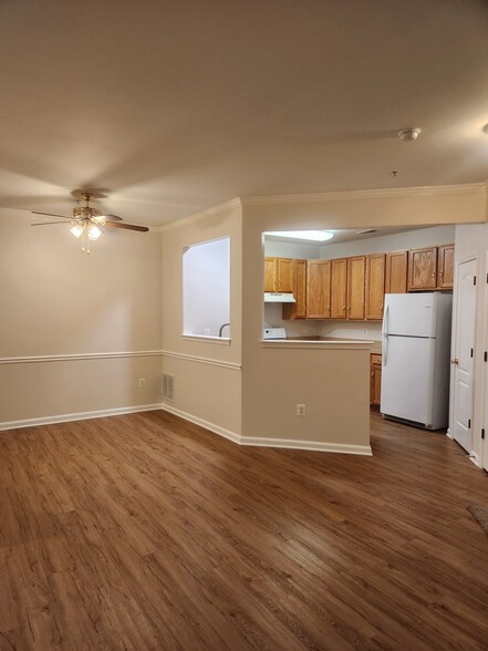 Dining room - 103 Swallow Pointe Ct