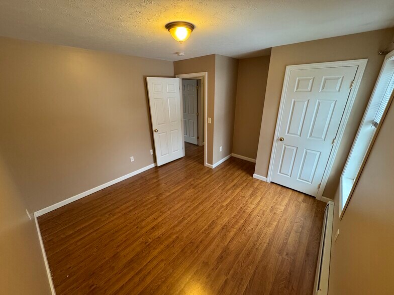 Building Photo - 123 Pearl St