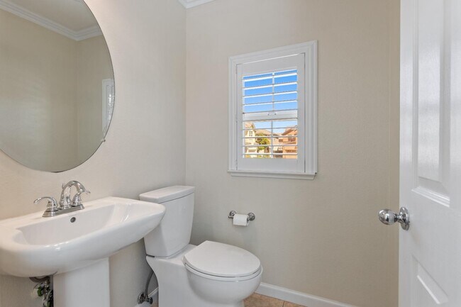 Building Photo - 20863 Grapevine Dr