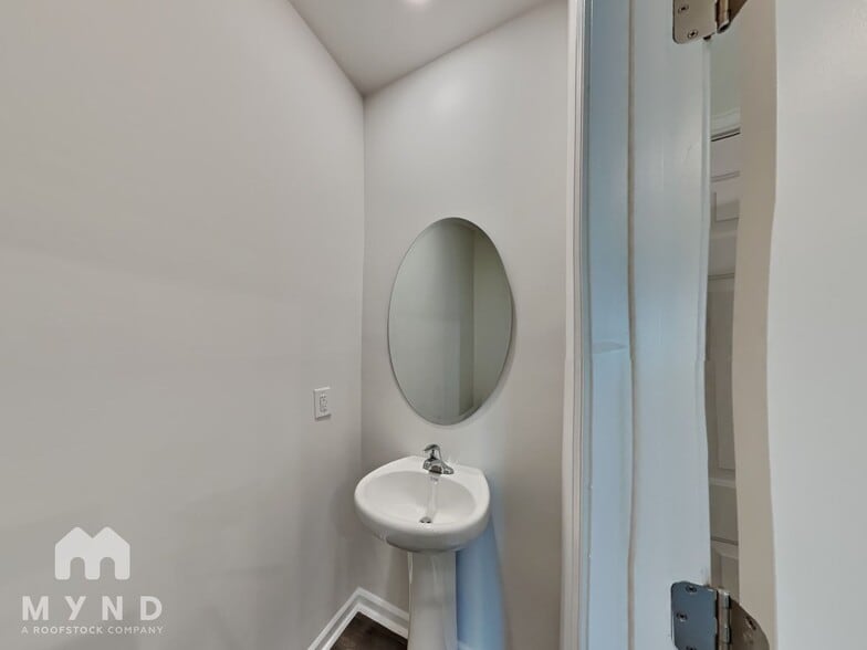 Building Photo - 513 Old Battle Bridge Rd