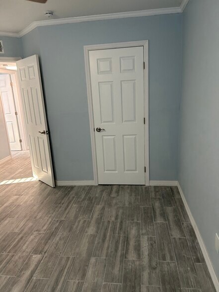 Building Photo - 721 1st St