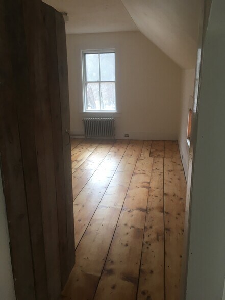 South bedroom - 468 Union St