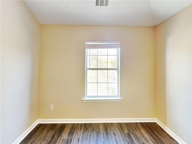 Building Photo - 217 Autumn Ridge Dr