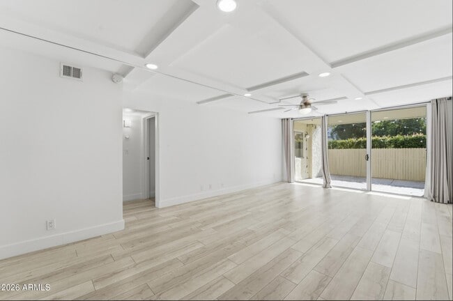 Building Photo - 7625 E Camelback Rd