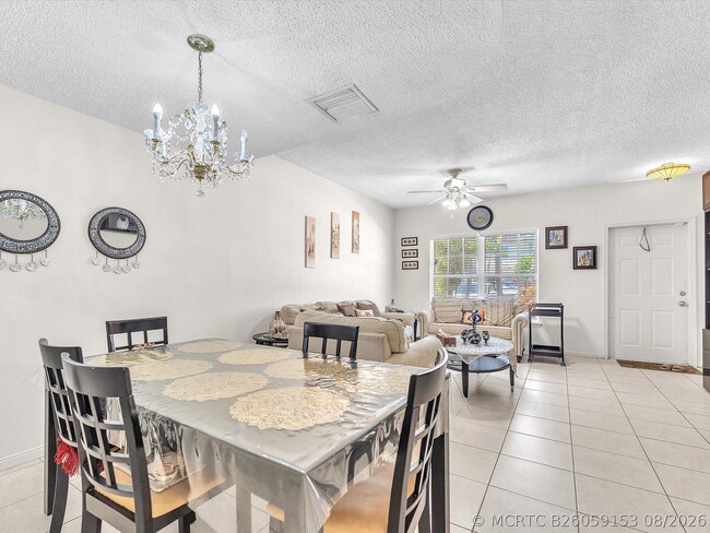 Building Photo - 9850 NW 57th Manor