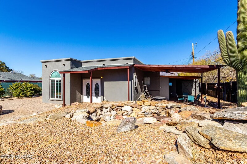 Building Photo - 2144 N Madelyn Ave