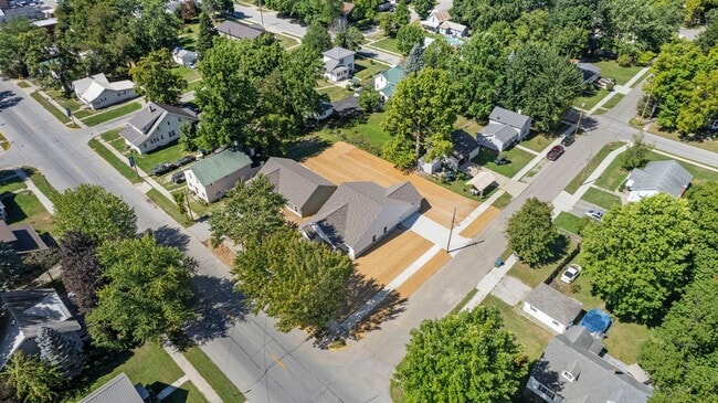 Building Photo - Newly Built 3 Bedroom House w Garage