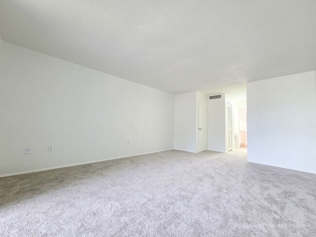 Building Photo - 711 SW 75th St