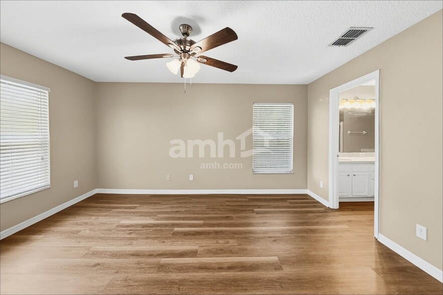 Building Photo - 660 Winding Lake Dr
