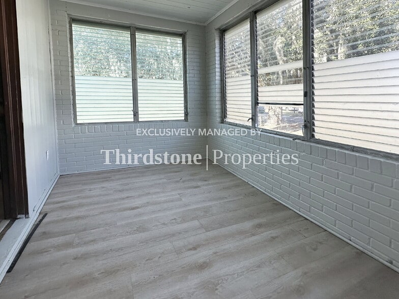 Building Photo - 6511 Evelyn Dr