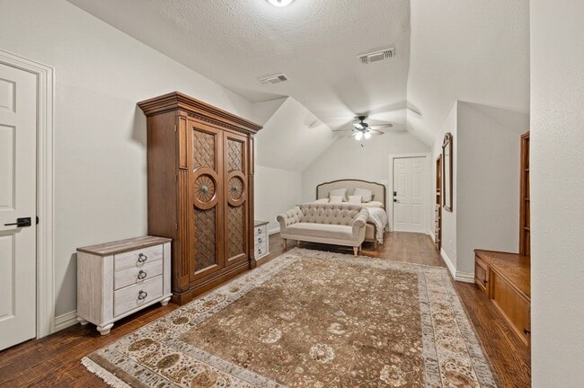 Building Photo - 208 Highpoint Cir