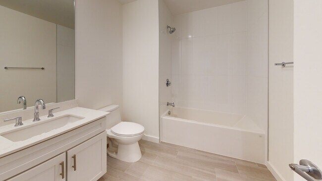 Building Photo - 920 N Osceola Ave