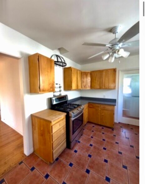 Building Photo - 6089 Cashio St