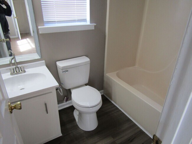 Building Photo - 1271 Windrow Dr