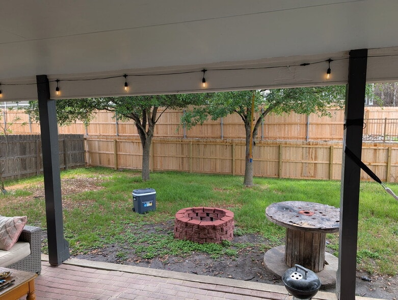 Building Photo - 1306 Sunflower Ln