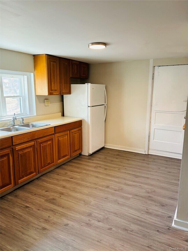 Building Photo - 97 Holloran Rd