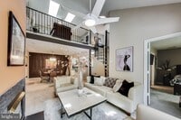 Building Photo - 10021 Vanderbilt Cir