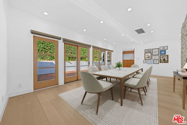 Building Photo - 435 Dalehurst Ave