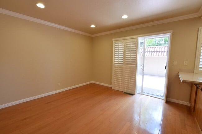 Building Photo - Beautiful Updated 3 Bedroom 2.5 Bath Townhouse in Desirable Cupertino Community!