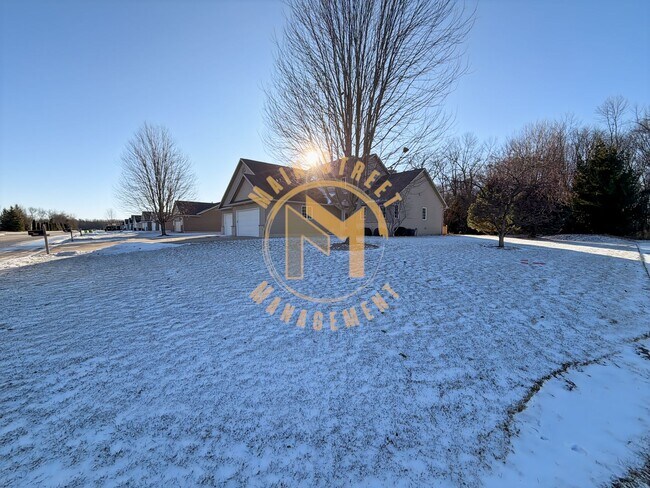 Building Photo - Executive Duplex: 3 Bed 3.5 Bath w/ 2 Stall Heated Garage