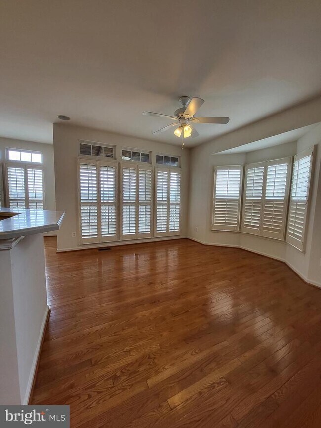 Building Photo - 3-Level Townhome at Lansdowne on the Potomac