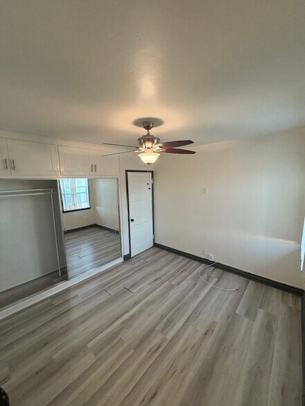 Building Photo - 15155 Dickens St