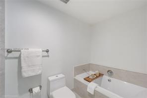 Building Photo - Northeast 18th Street, Miami, FL 33132 - 1 BR 1.5 BA condo