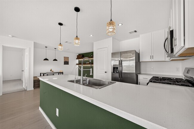 Building Photo - 6326 Linden Leaf Dr