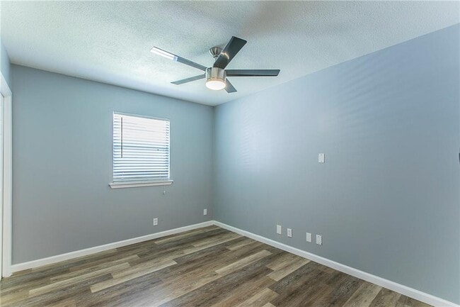 Building Photo - 1171 Angelina St