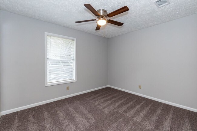 Building Photo - 6809 Willowbrook Dr