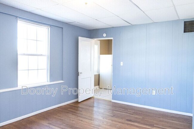 Building Photo - 1202 Duncan Ave