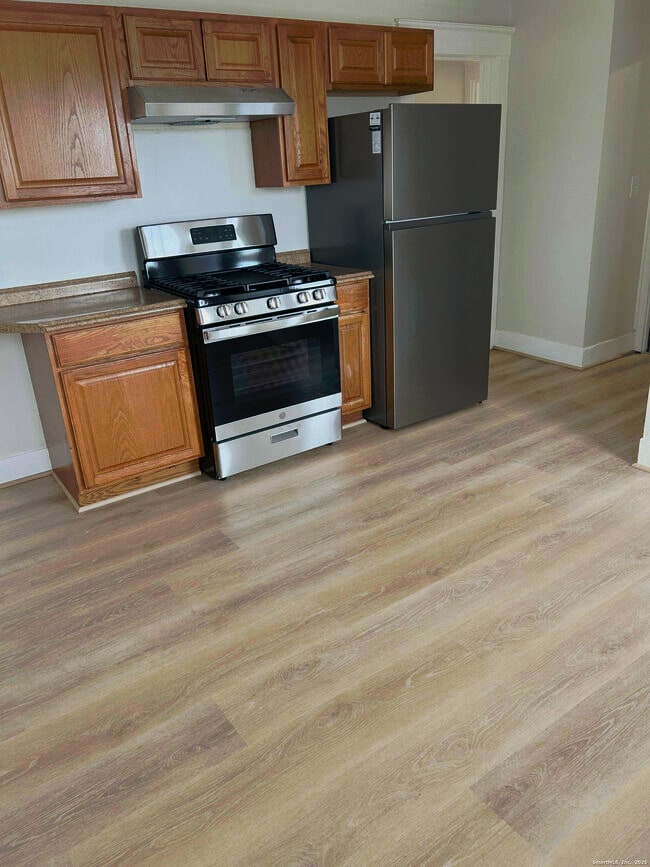 Building Photo - 64 Lexington St