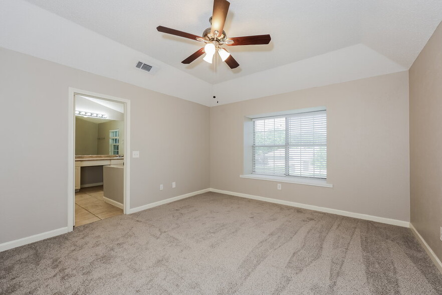 Building Photo - 4117 Mediterranean Dr