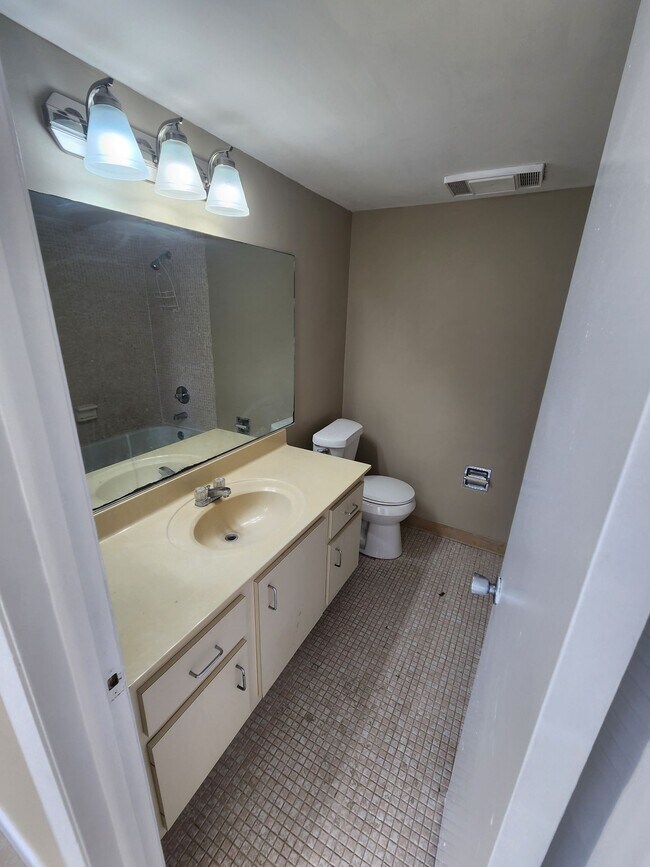 Building Photo - special offer!!!  *free month