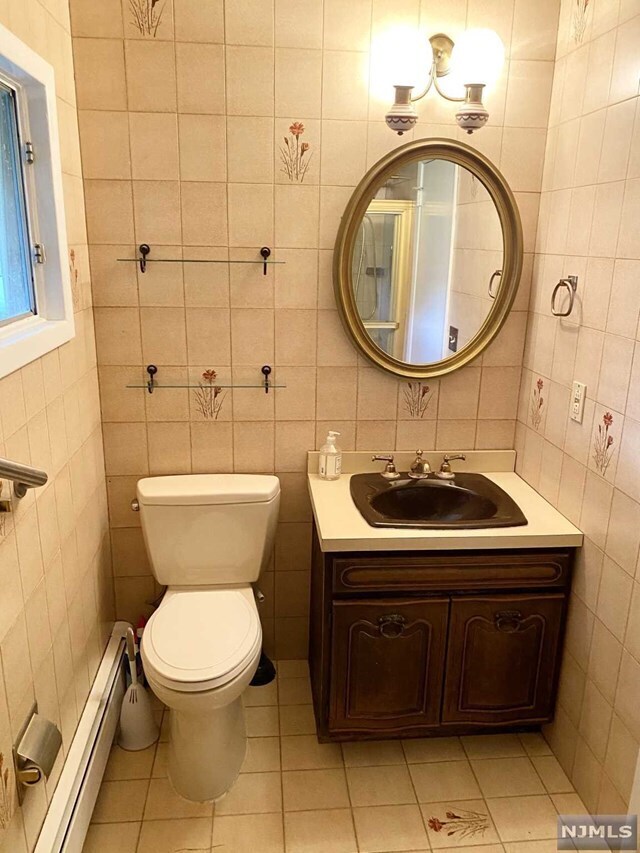 Building Photo - 255 Alpine Dr