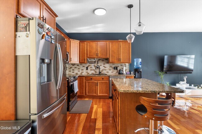 Building Photo - 401 Avalon Pl