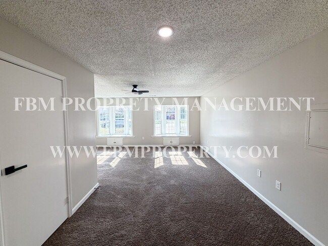 Building Photo - 509 Lake Park Ave